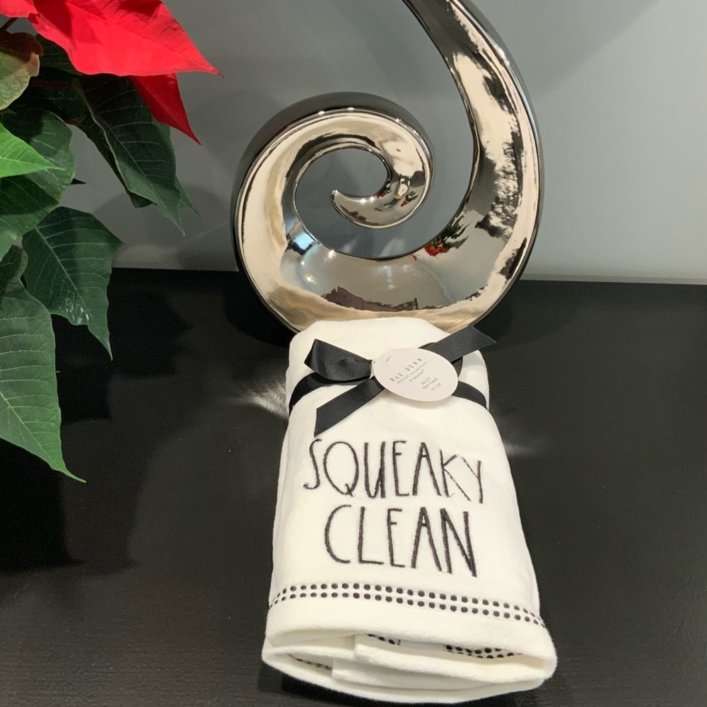 RAE DUNN 2PC HAND TOWEL SET